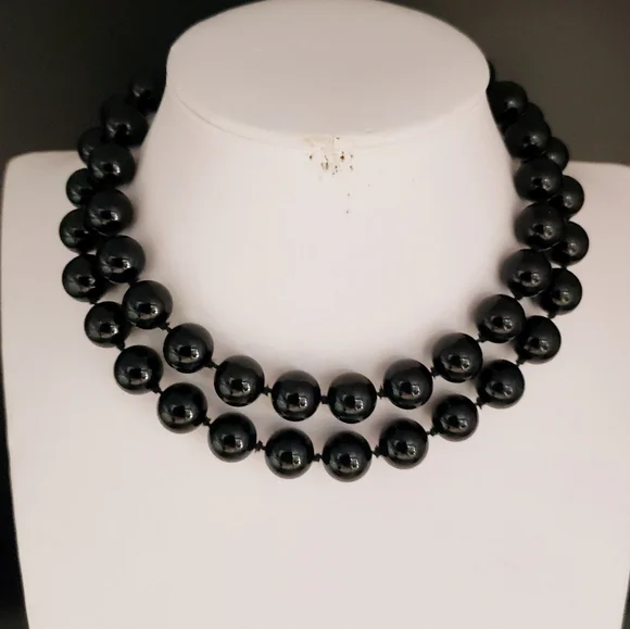 Black Glass Round Beaded Necklace - Picture 3 of 6